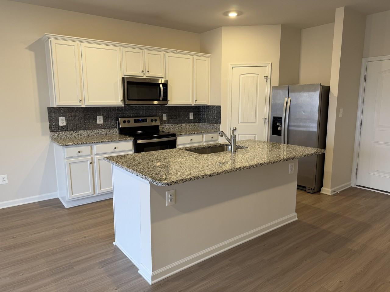 71 Bloomsbury St #0 - Photo 3 of 16