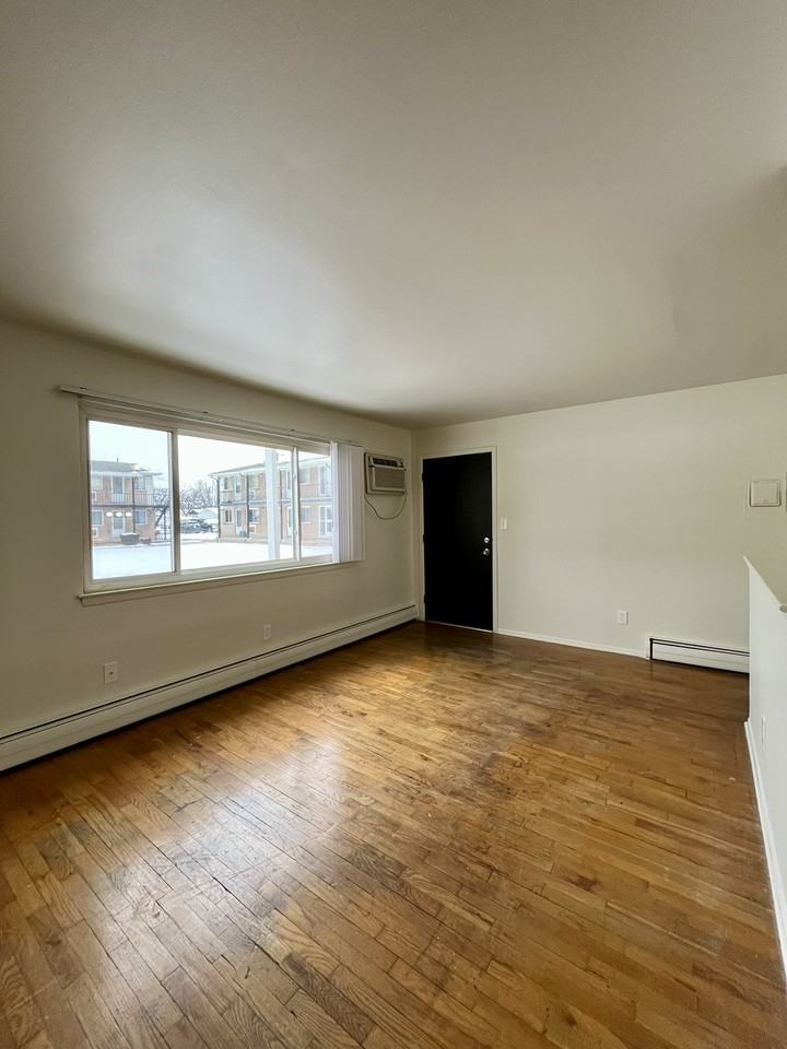 610 Harrison Blvd #43 - Photo 2 of 35