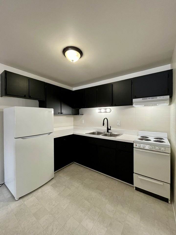 610 Harrison Blvd #43 - Photo 3 of 35