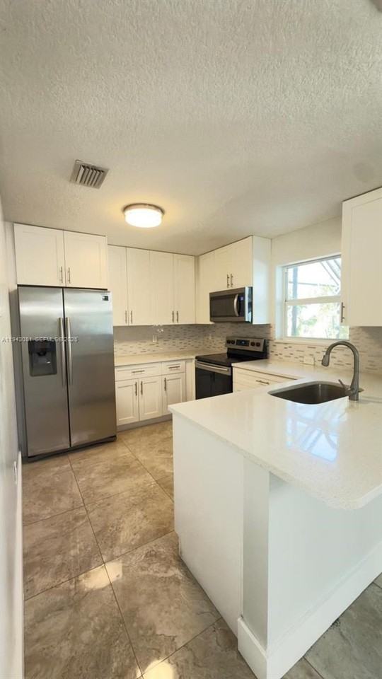 11783 Nw 1st St #0 - Photo 4 of 24