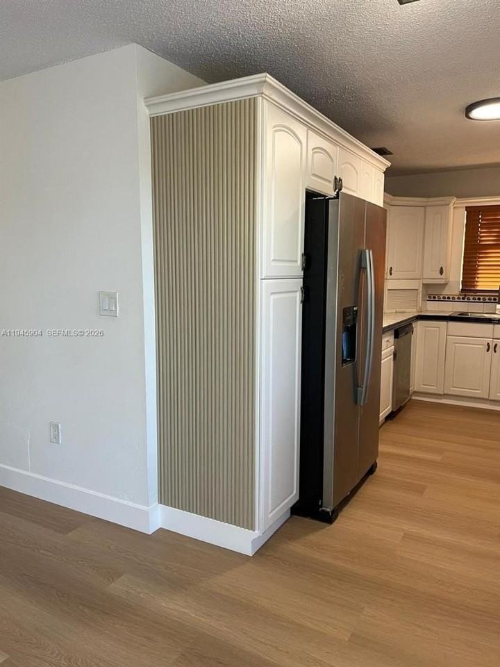 1045 Sw 122nd Ct - Photo 6 of 42