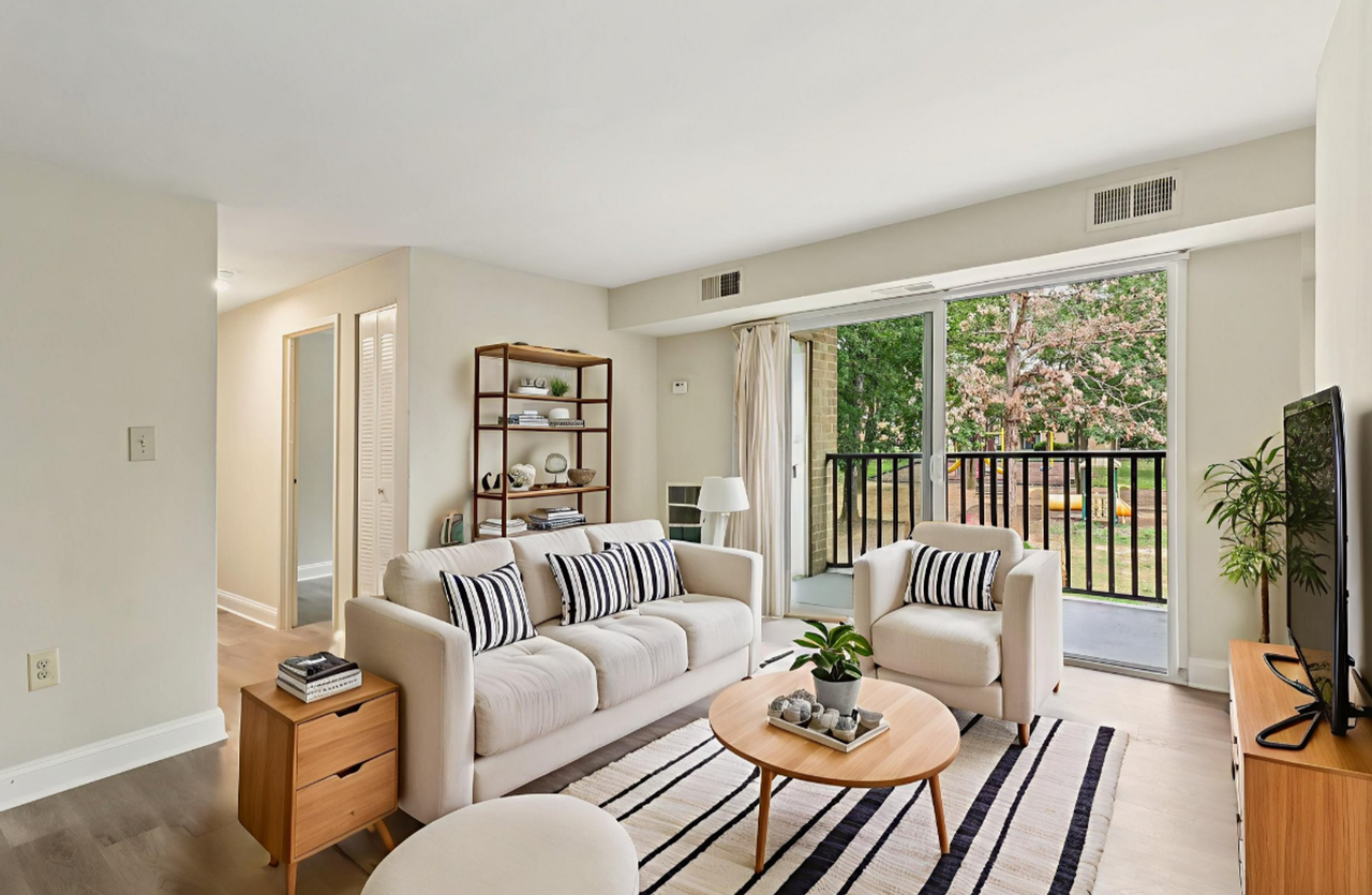 4511 Colony Ct - Photo 4 of 41