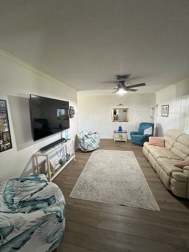 8715 Se Alabama Pl #1 - Photo 4 of 15