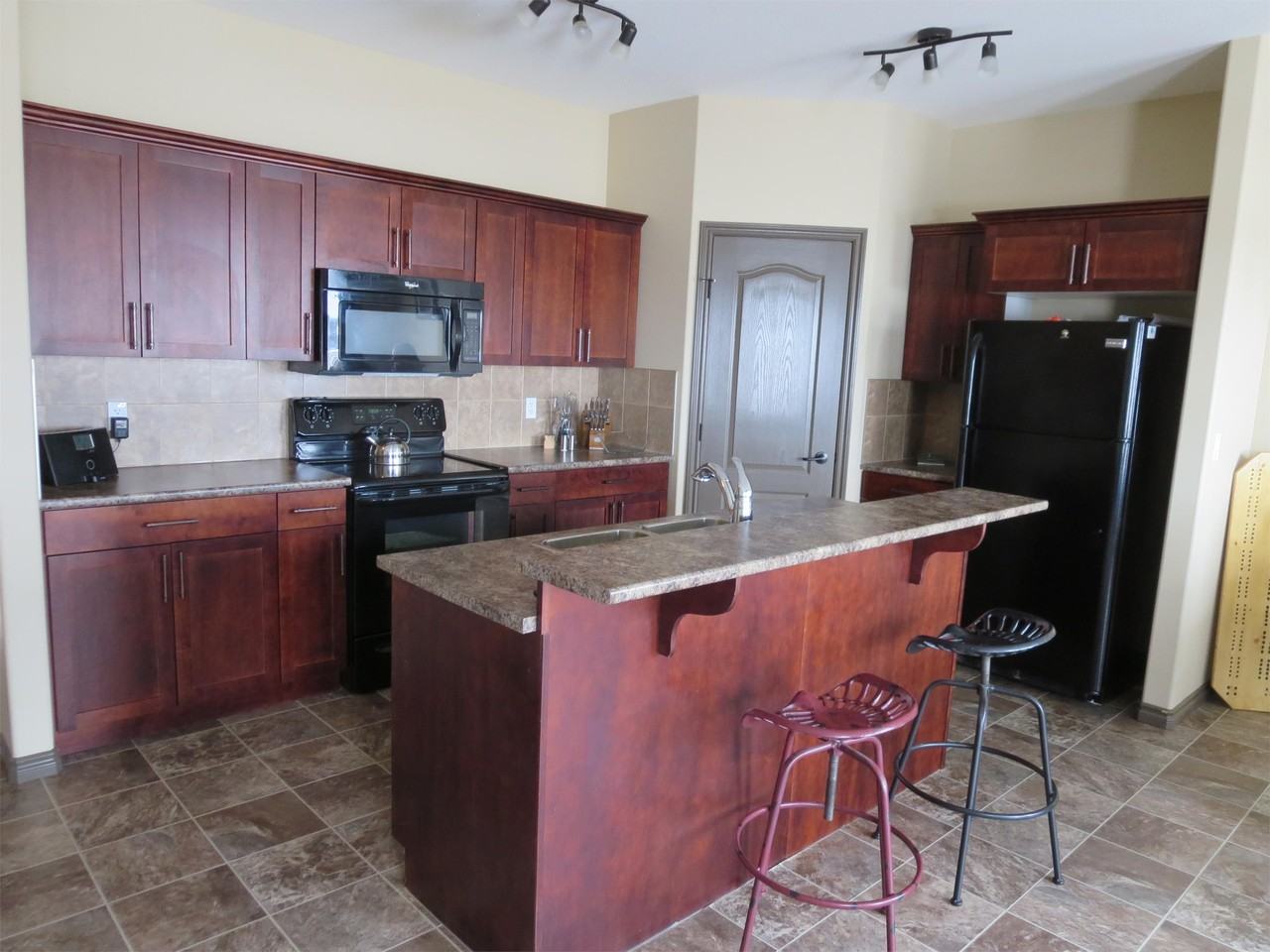 3718 44 Ave #B - Photo 2 of 15