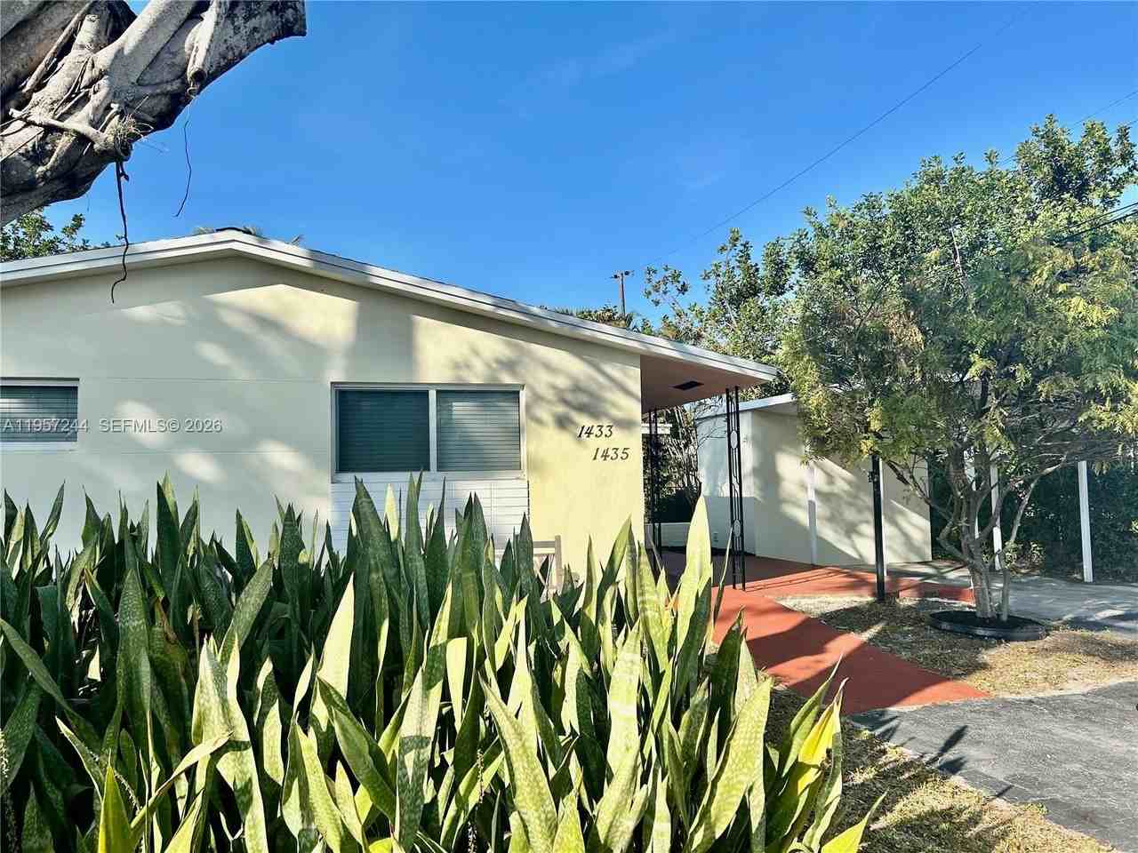 1433 Ne 22nd St #1