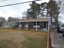 featured image of 901 Barn St #1