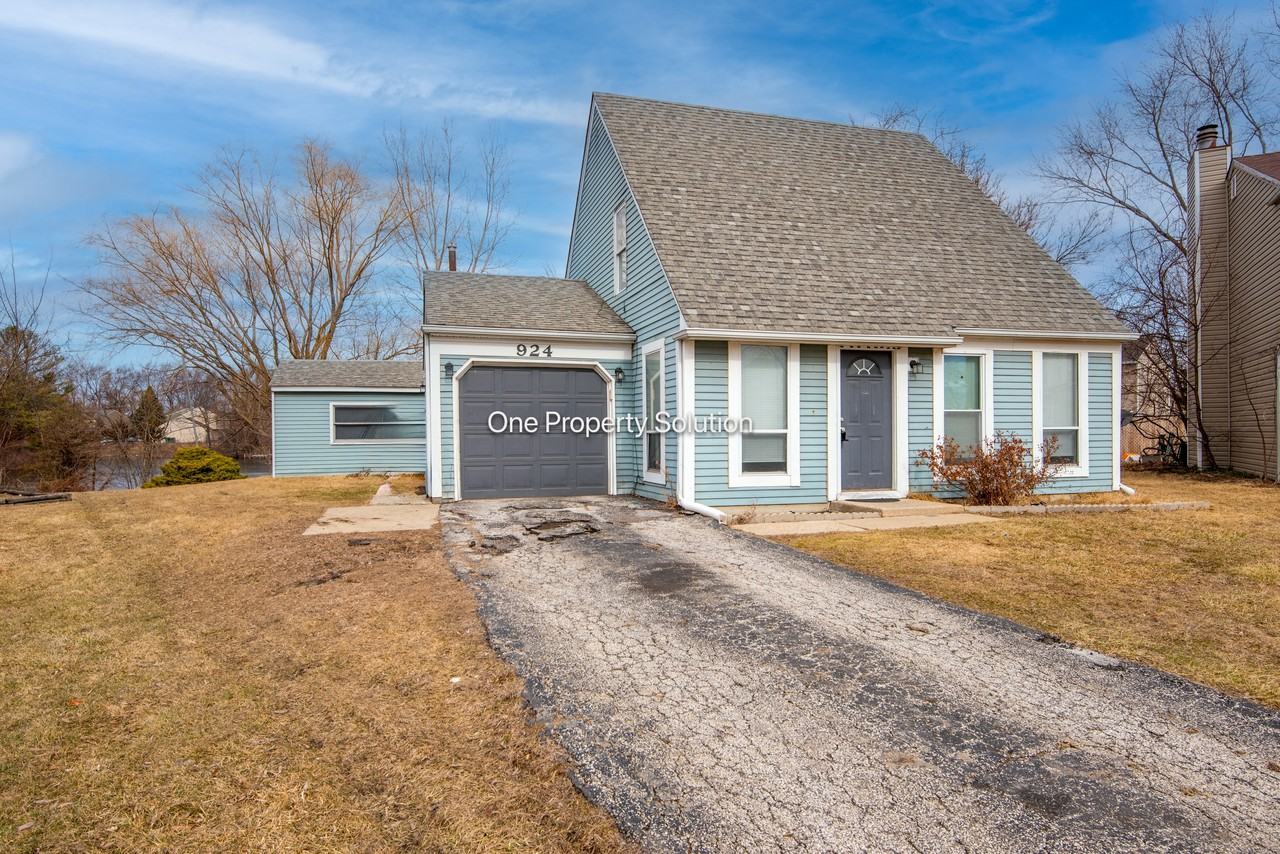 924 W 60th Pl #1 - Photo 2 of 24