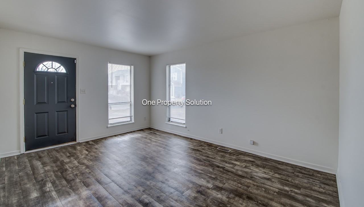 924 W 60th Pl #1 - Photo 3 of 24