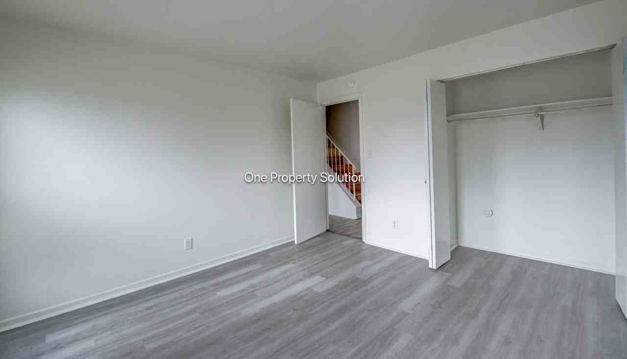 924 W 60th Pl #1 - Photo 7 of 24