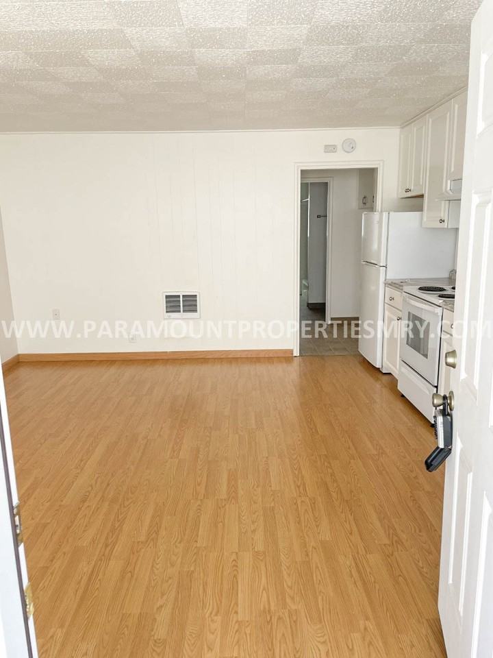 542A Laine St #542A - Photo 3 of 10