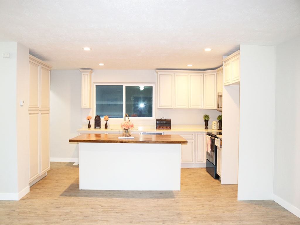 1002 E Platinum Way #1 - Photo 5 of 10