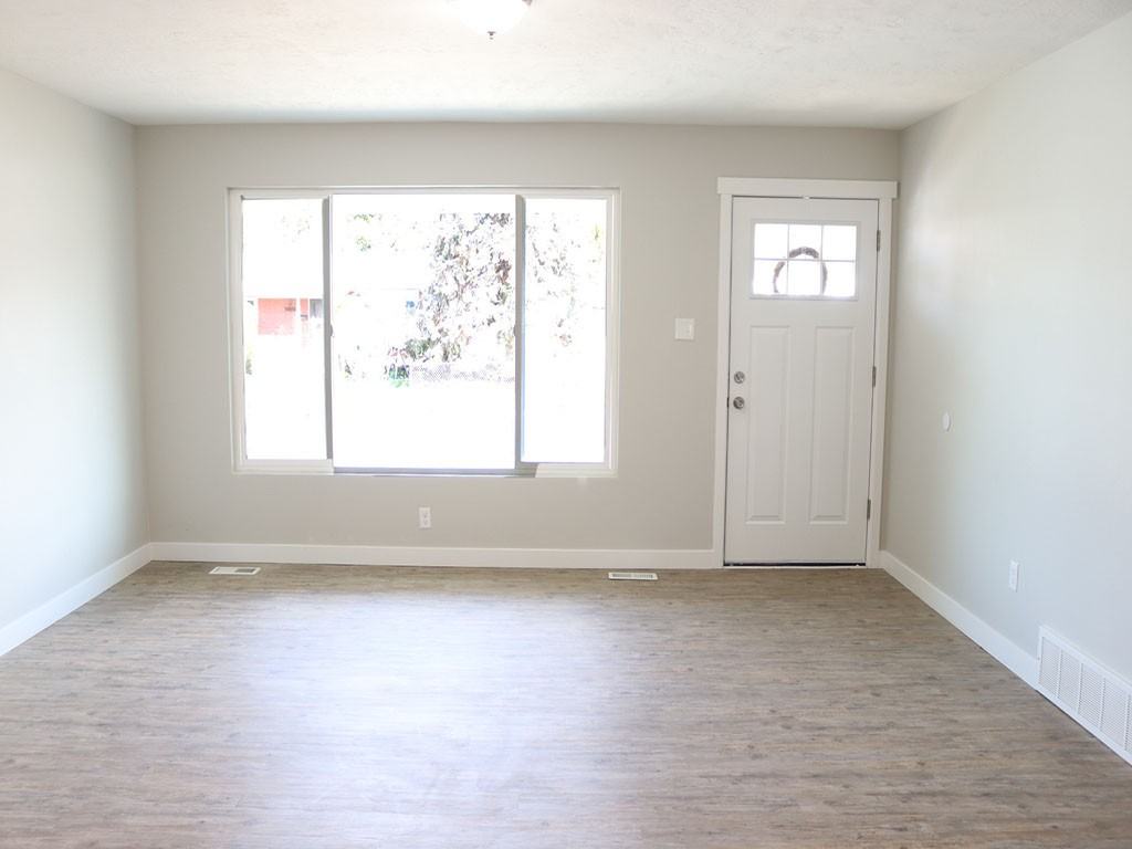 1002 E Platinum Way #1 - Photo 6 of 10