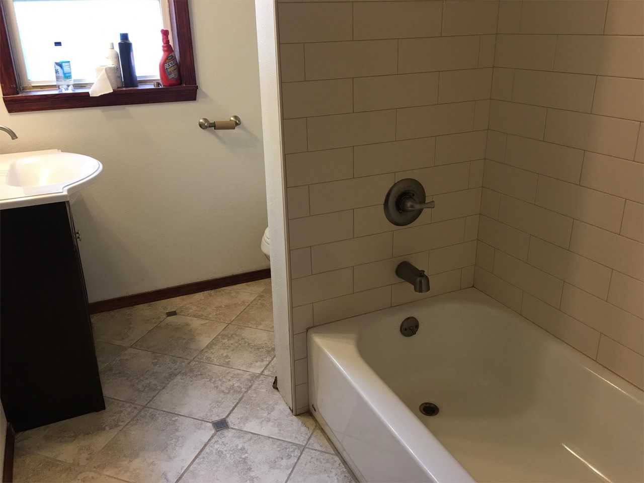 441 NE Adams AveUnit B #327 - Photo 4 of 14