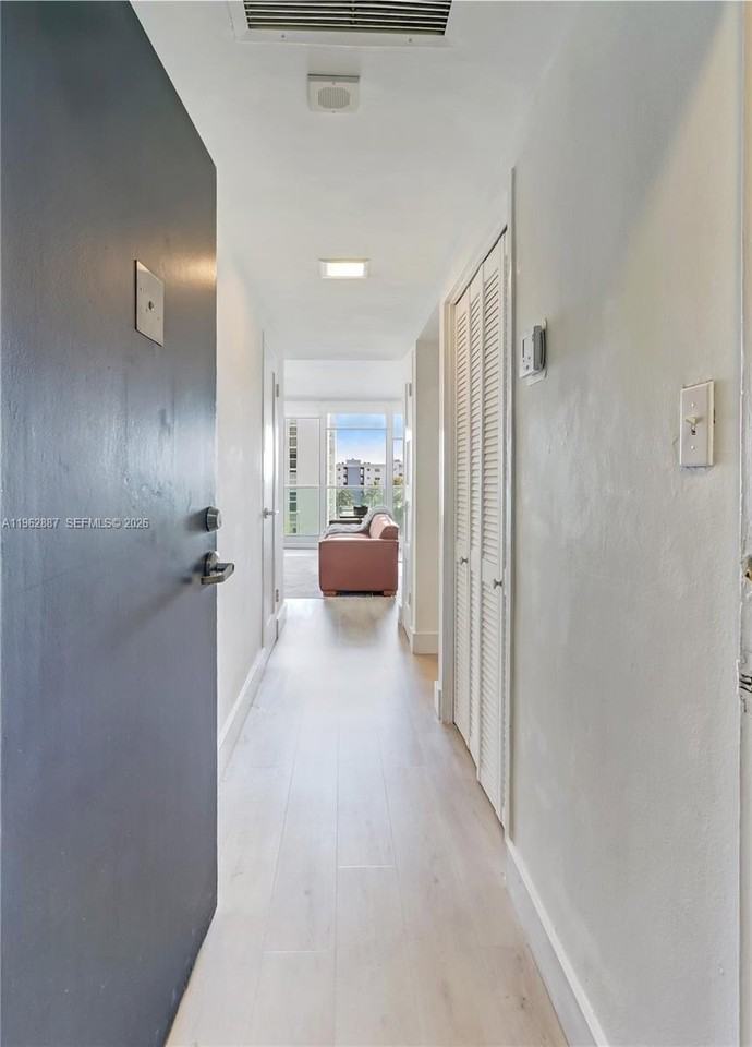 1000 West Ave #506 - Photo 2 of 14