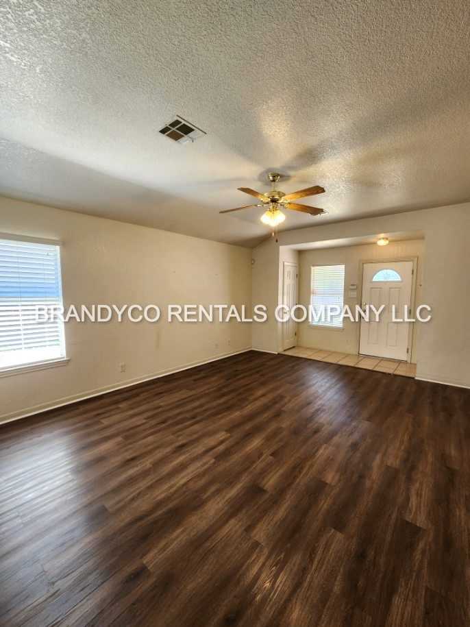 4600 Acorn Creek Trl #1 - Photo 3 of 14