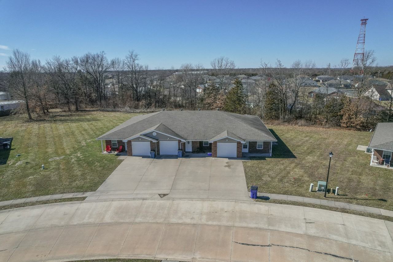 215 Rylee Cir #C - Photo 2 of 27