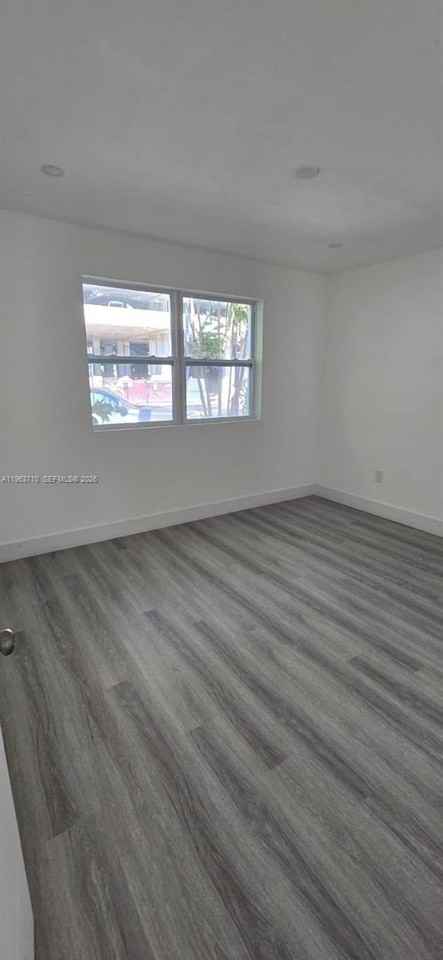 1812 Scott St #1812 - Photo 5 of 7