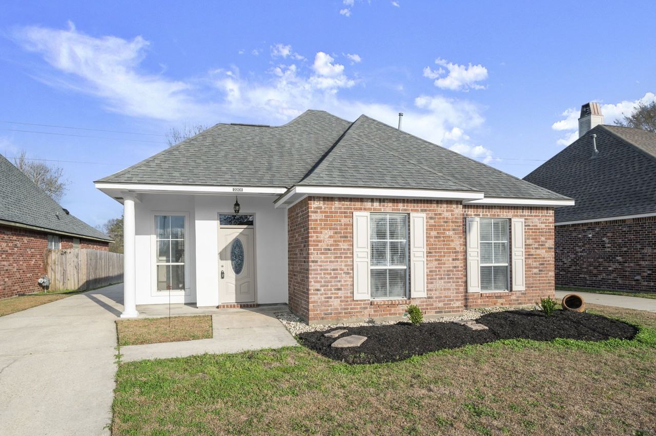 2201 Hunters Trail Dr #1 - Photo 3 of 26