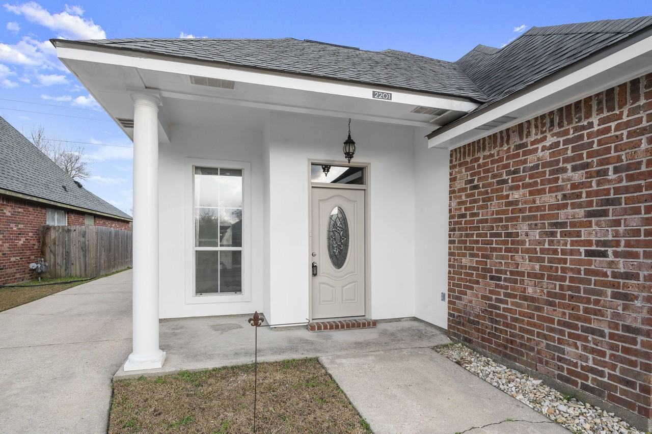 2201 Hunters Trail Dr #1 - Photo 4 of 26