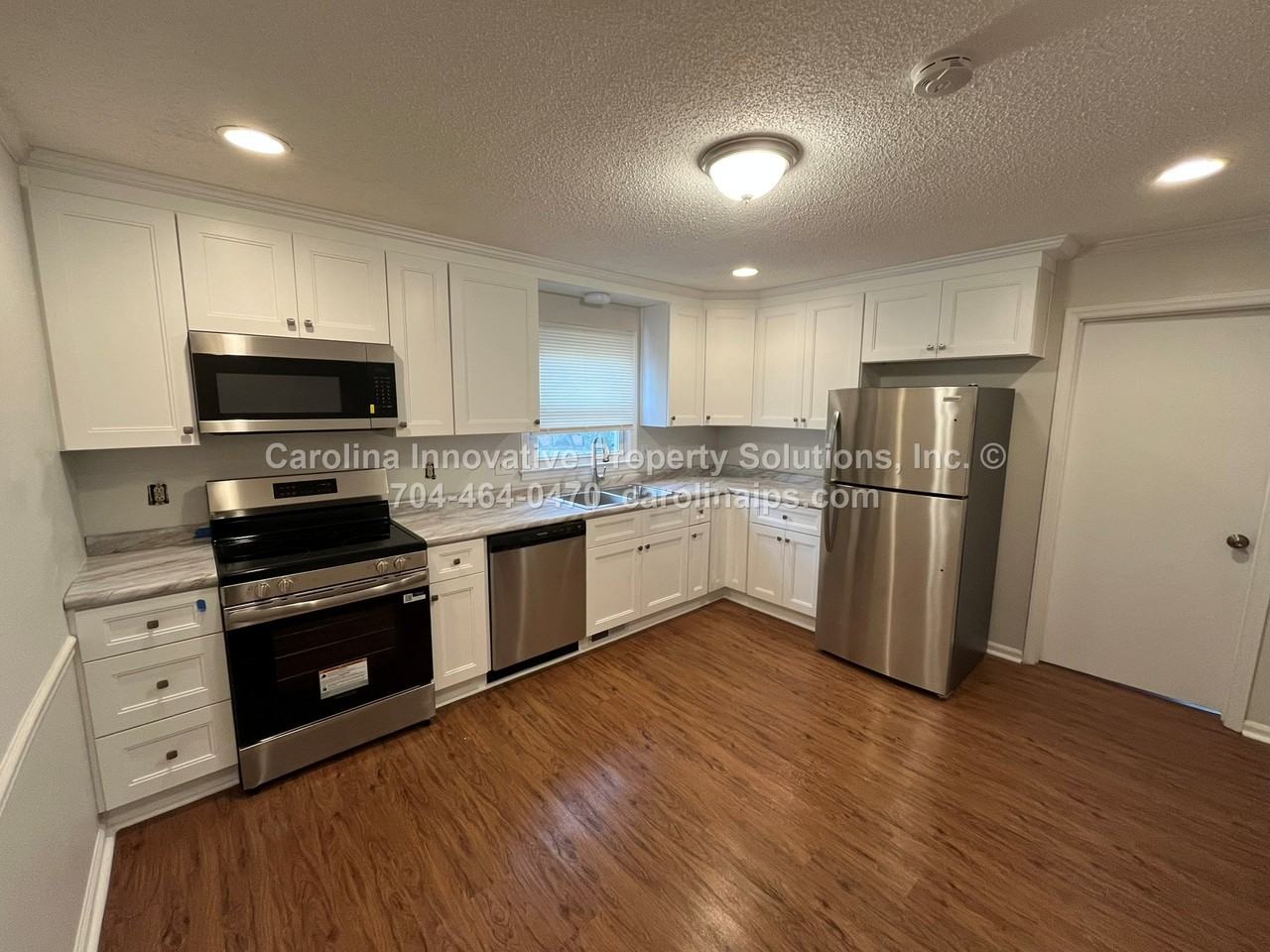 7622 Helmsdale Ave #1 - Photo 3 of 22