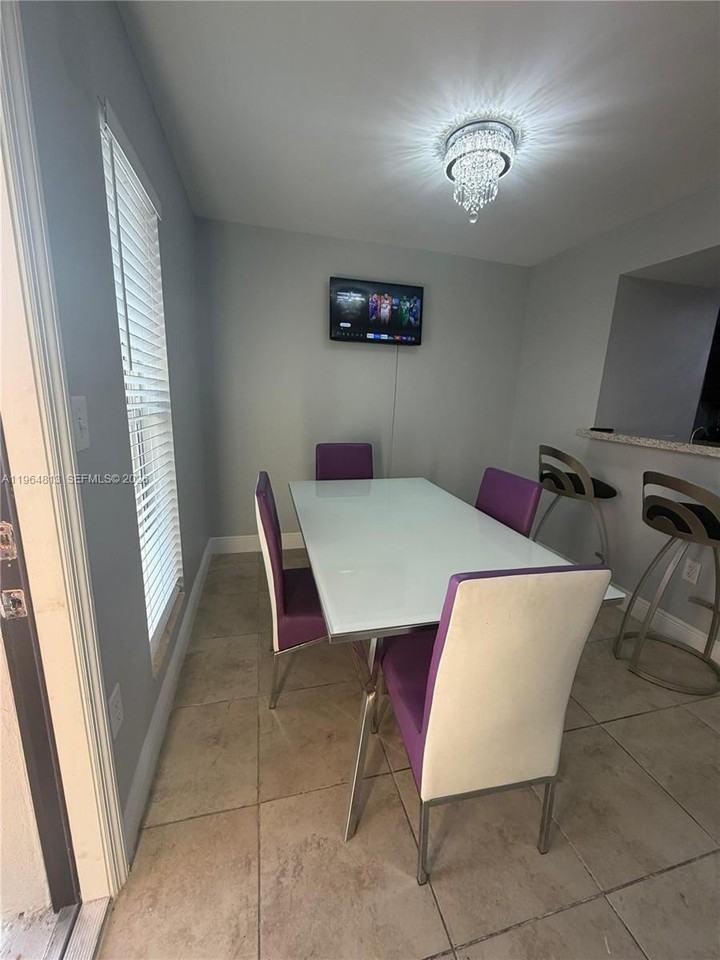 1955 Nw 5th Pl #13 - Photo 4 of 26