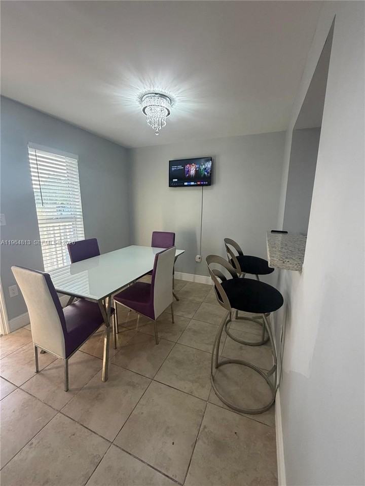 1955 Nw 5th Pl #13 - Photo 6 of 26