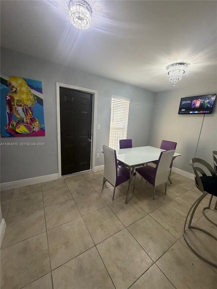 1955 Nw 5th Pl #13 - Photo 7 of 26