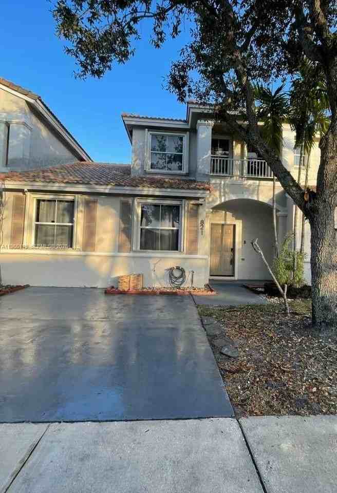 821 Nw 130th Ave #821 - Photo 2 of 50