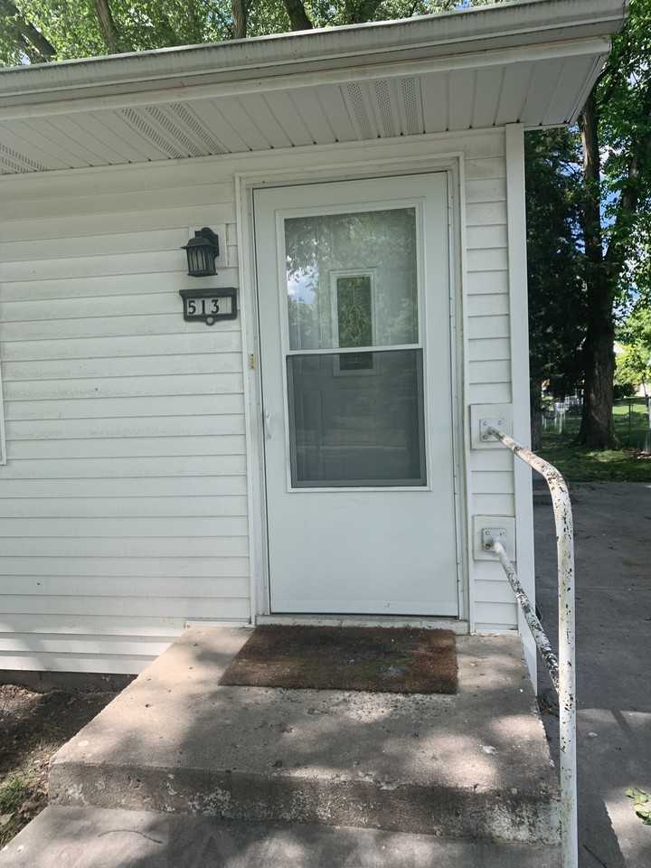 513 W Clark St #1 - Photo 2 of 30