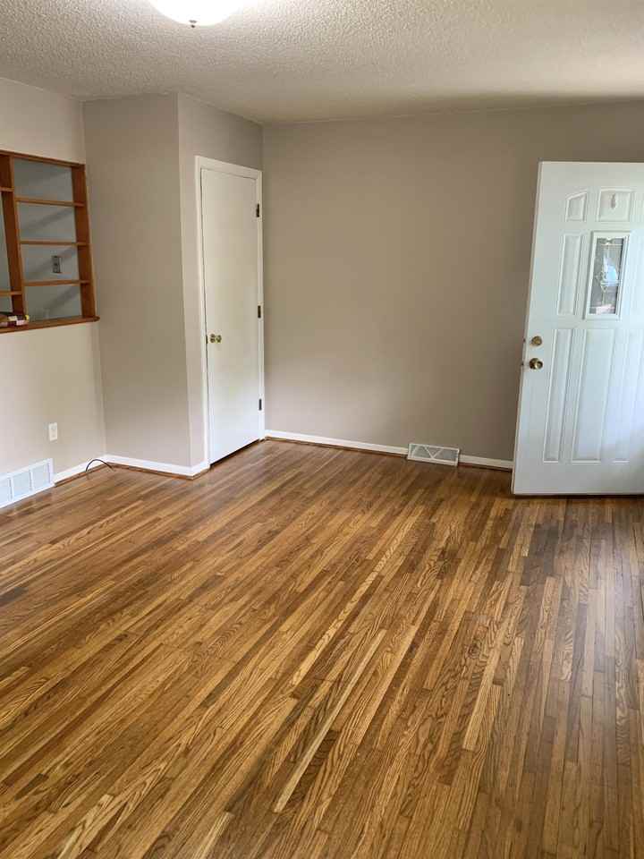 513 W Clark St #1 - Photo 3 of 30