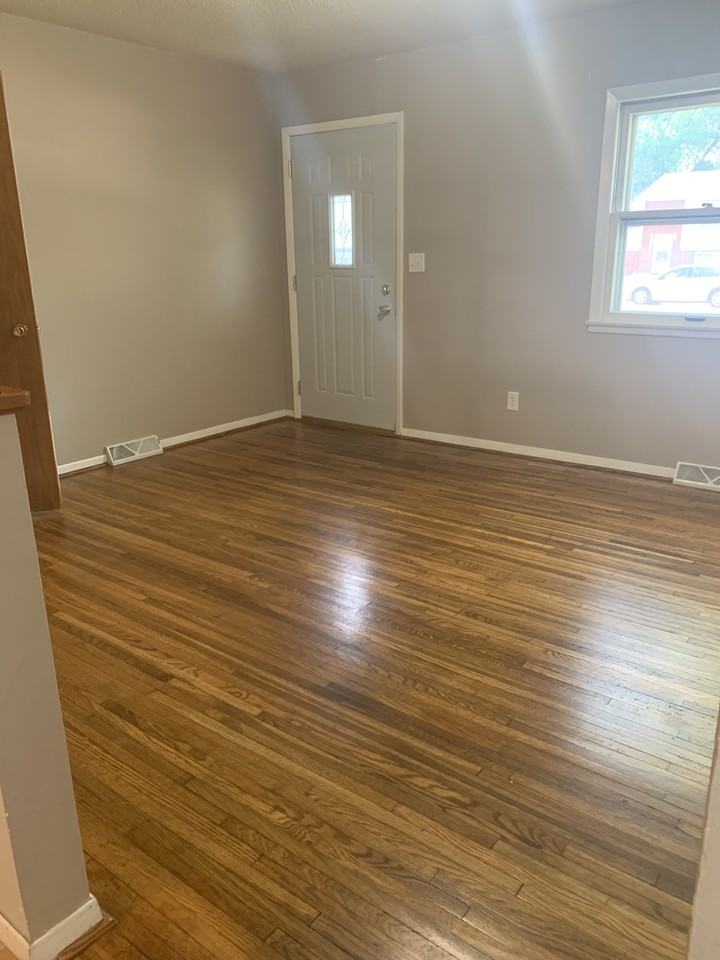 513 W Clark St #1 - Photo 5 of 30