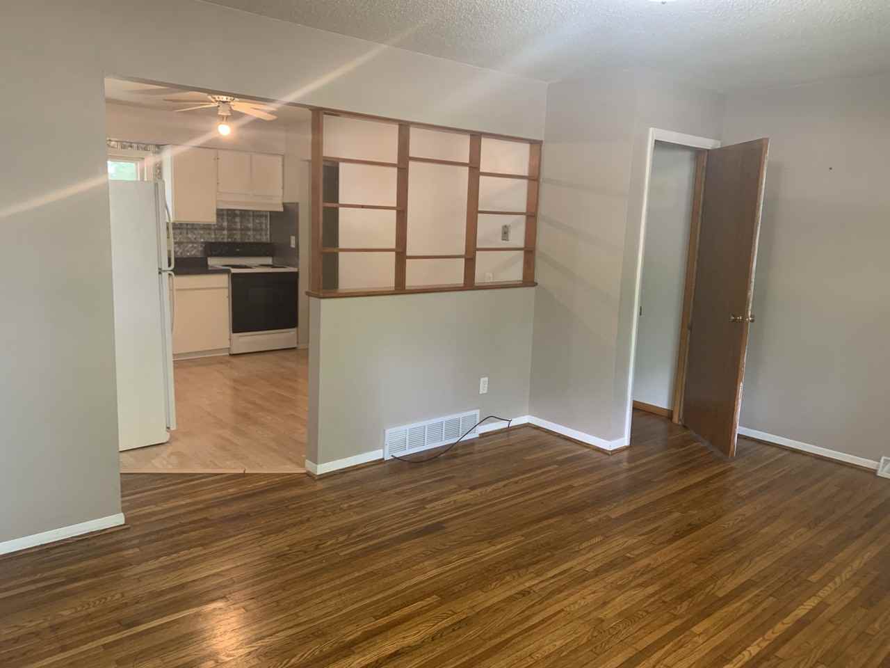 513 W Clark St #1 - Photo 6 of 30