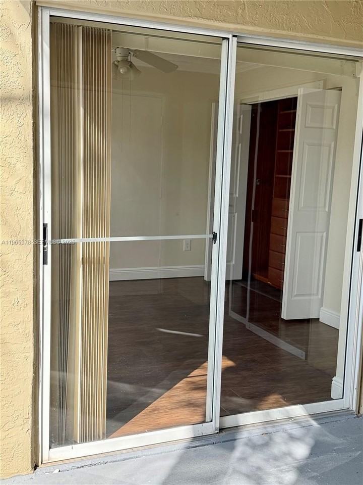 18810 Nw 57th Ave #109 - Photo 7 of 13