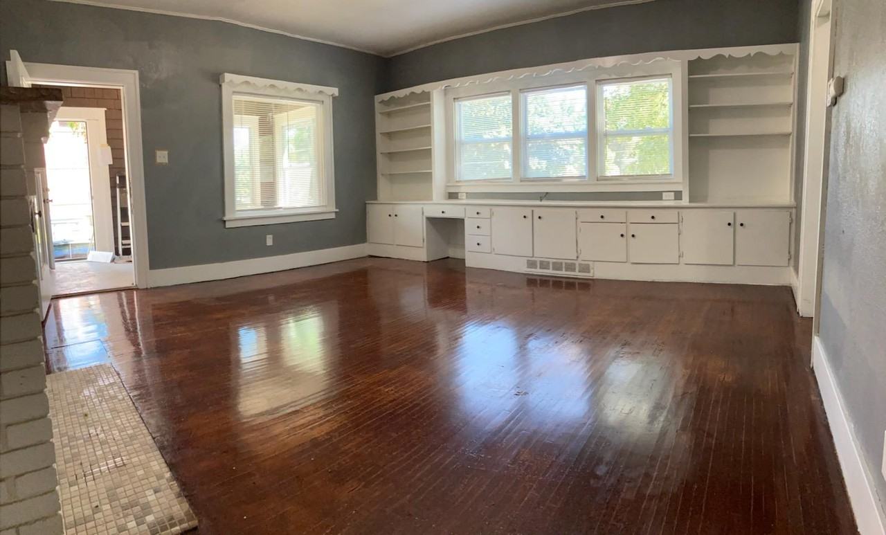 832 W 2nd St #1 - Photo 2 of 10