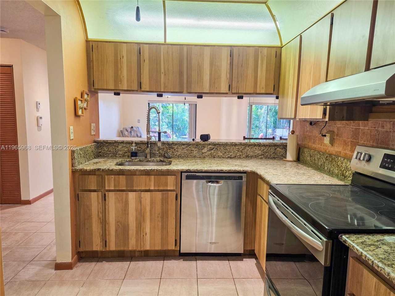 8044 Nw 41st Ct - Photo 7 of 24