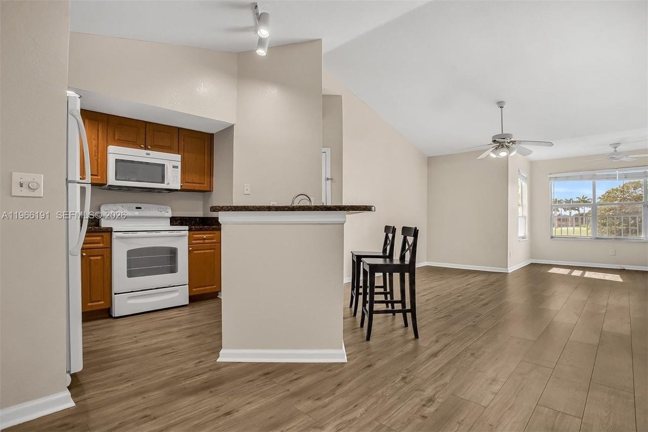 12650 Vista Isles Dr #926 - Photo 3 of 35