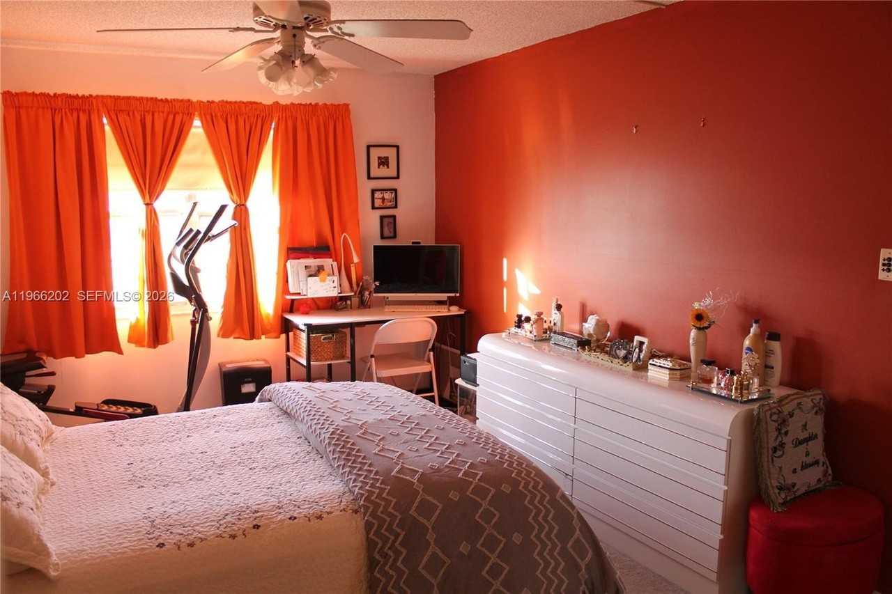 12500 Sw 6th St #202N - Photo 4 of 7