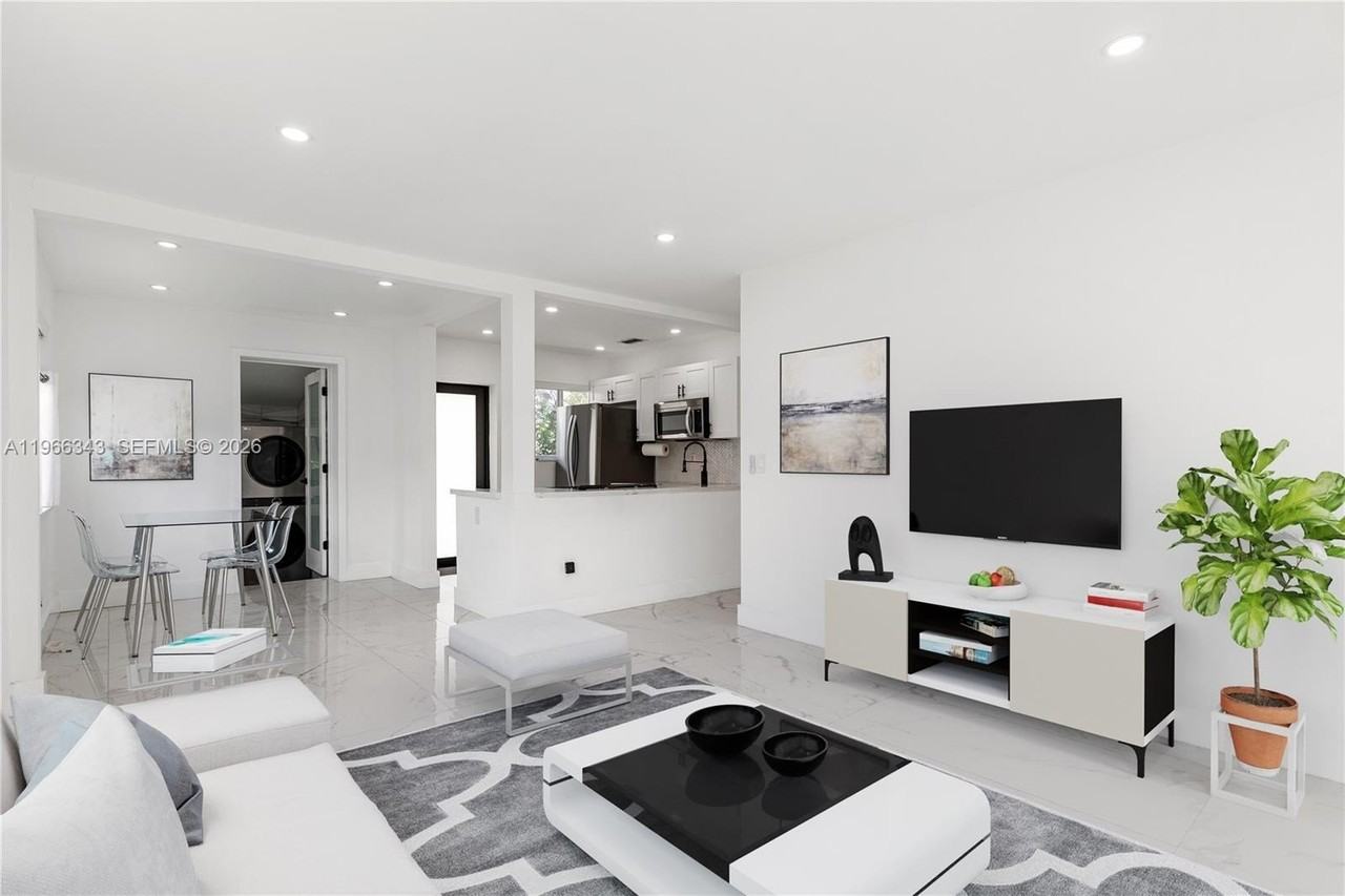 3381 Florida Ave - Photo 5 of 44