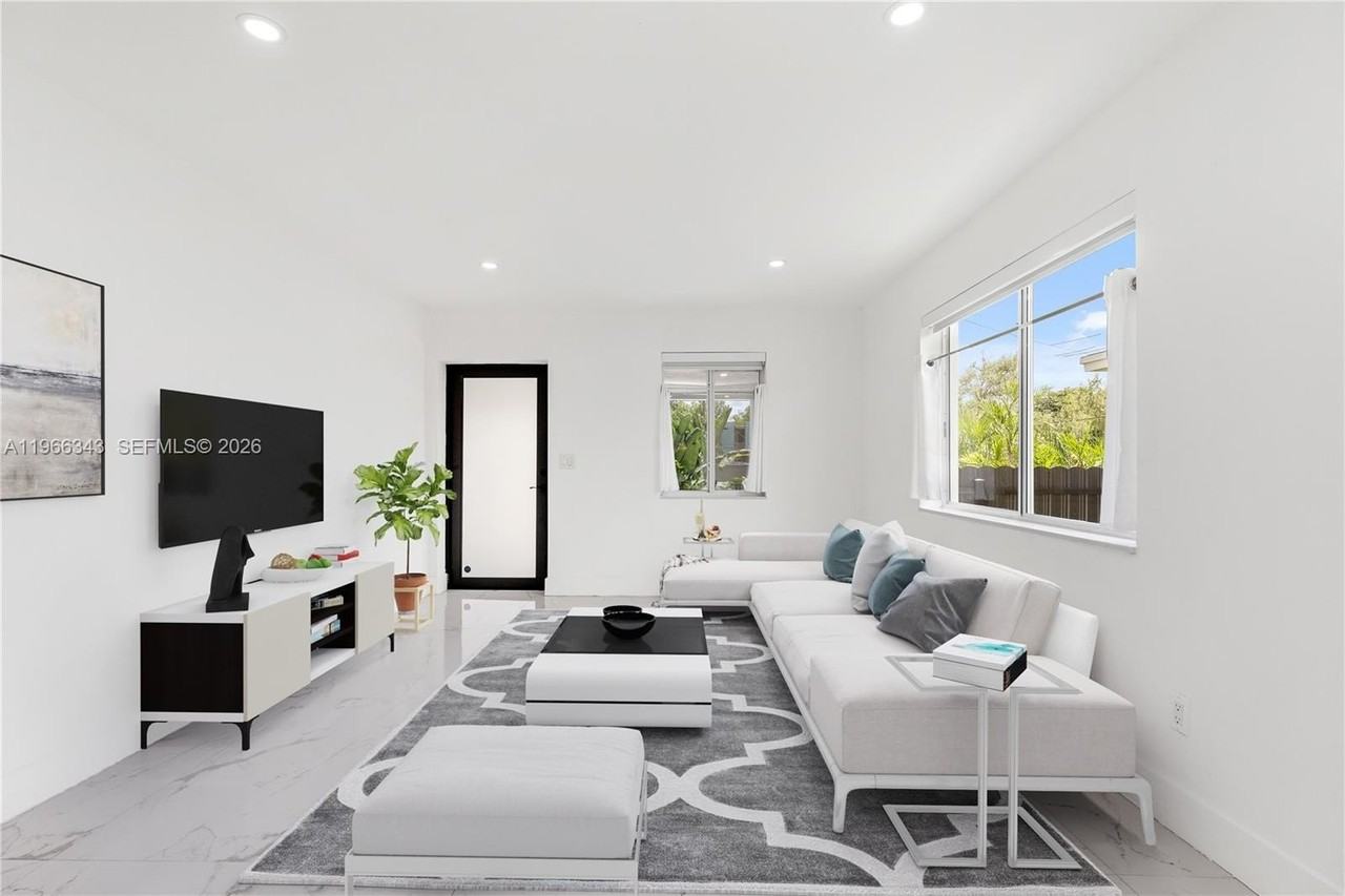 3381 Florida Ave - Photo 7 of 44