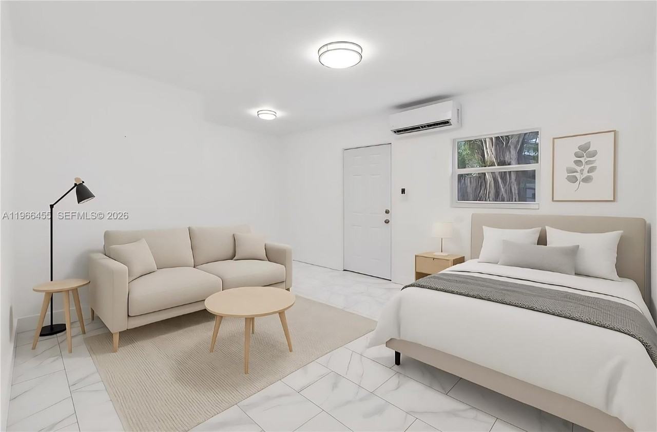 1230 Nw 70th St - Photo 6 of 11