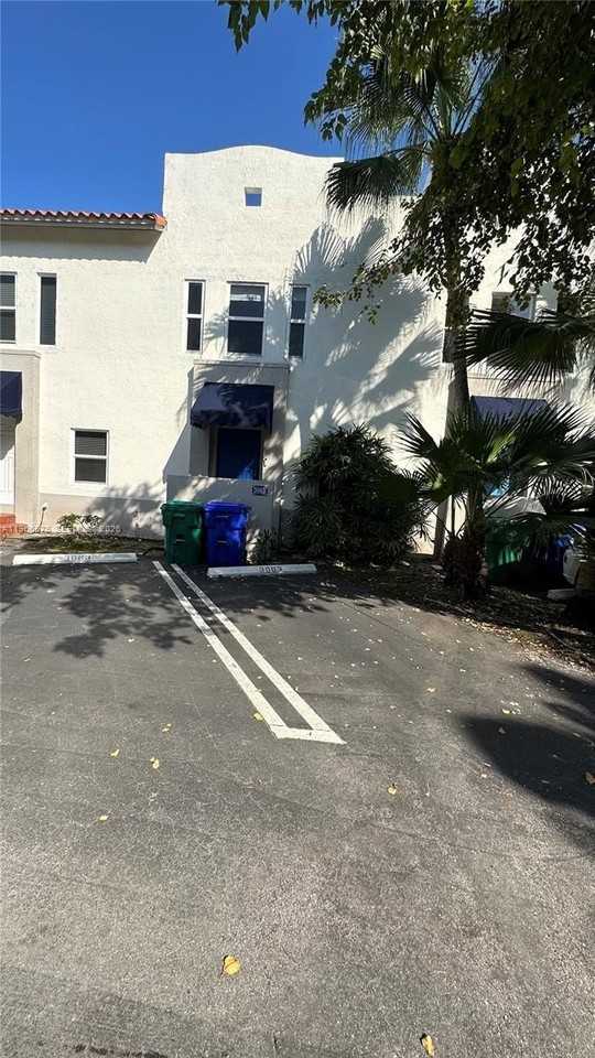 3063 Center St #15 - Photo 2 of 16