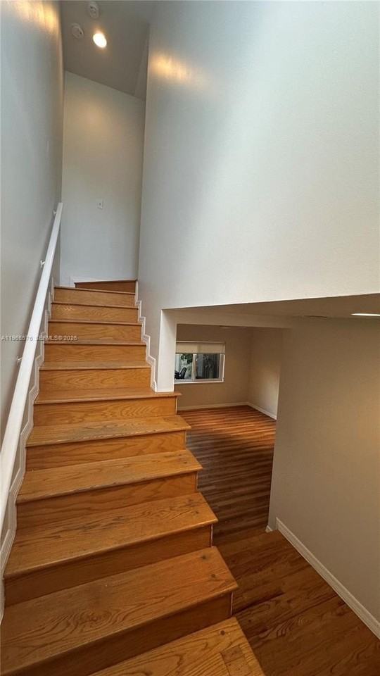 3063 Center St #15 - Photo 7 of 16