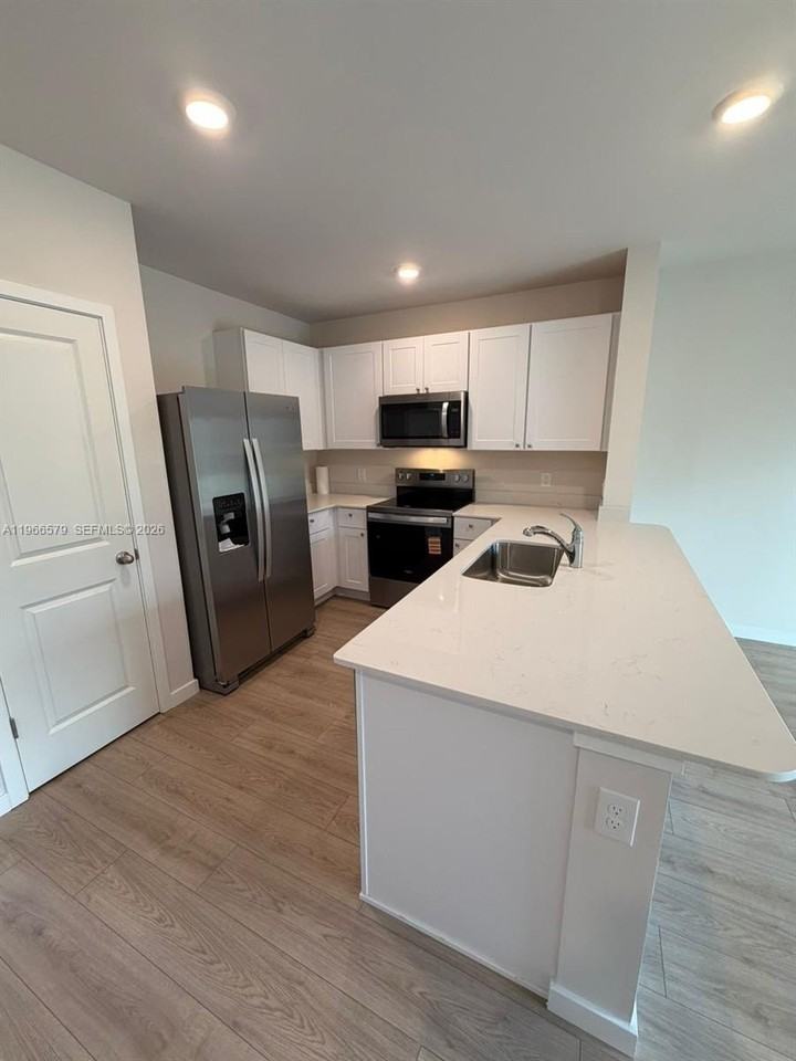 8441 Everly Preserve Dr #8441 - Photo 4 of 16