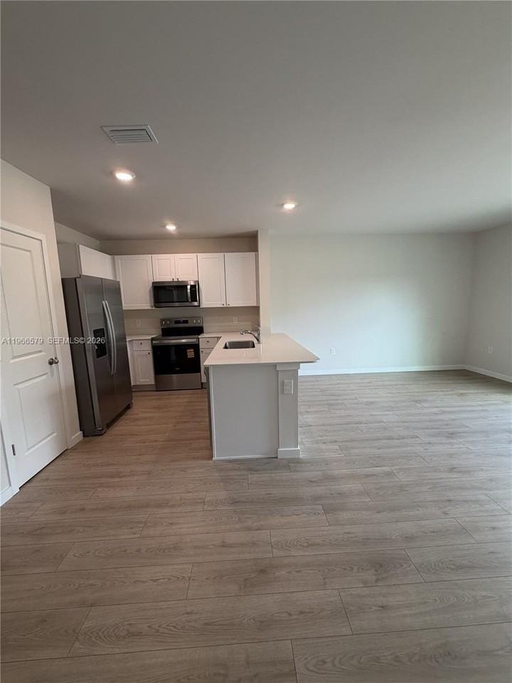 8441 Everly Preserve Dr #8441 - Photo 7 of 16