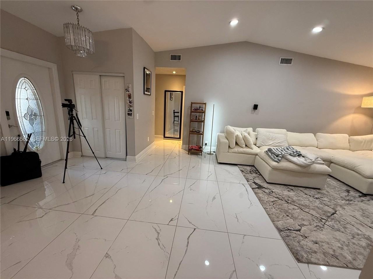 20888 Sugarloaf Ln - Photo 2 of 25