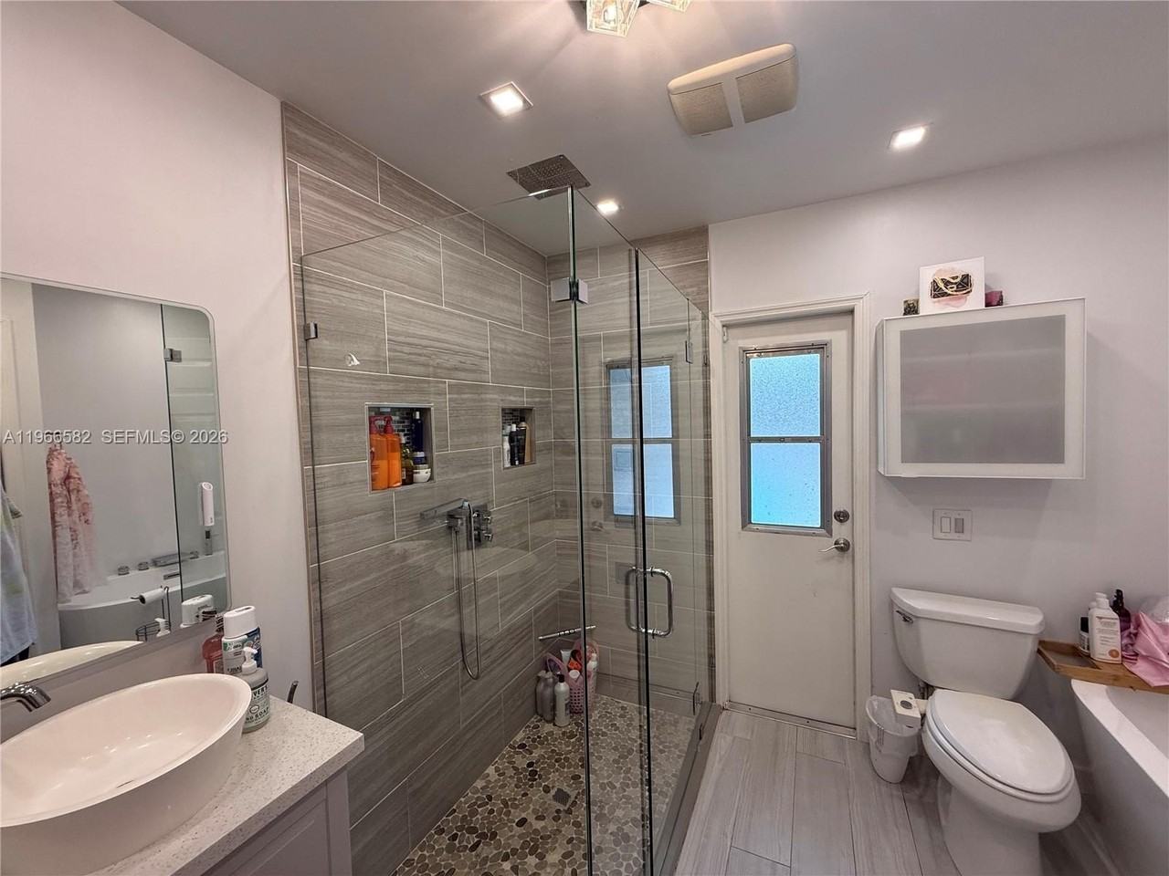 20888 Sugarloaf Ln - Photo 7 of 25