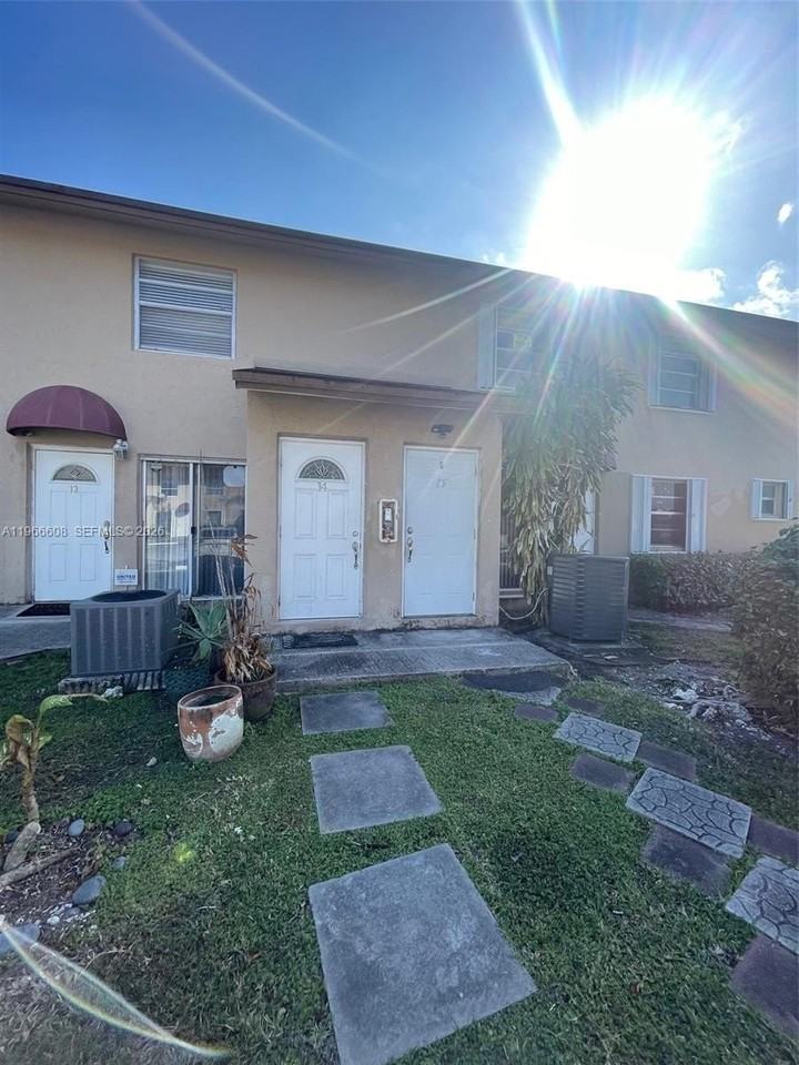 15280 Sw 80th St #15 - Photo 5 of 27