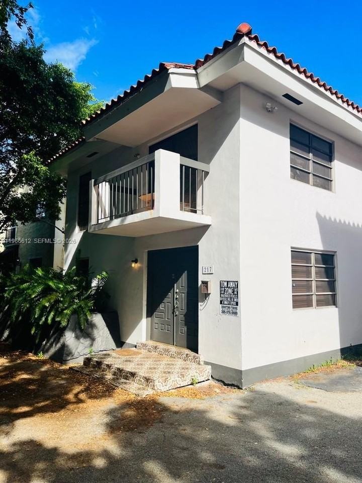 217 Calabria Ave #217 - Photo 3 of 13