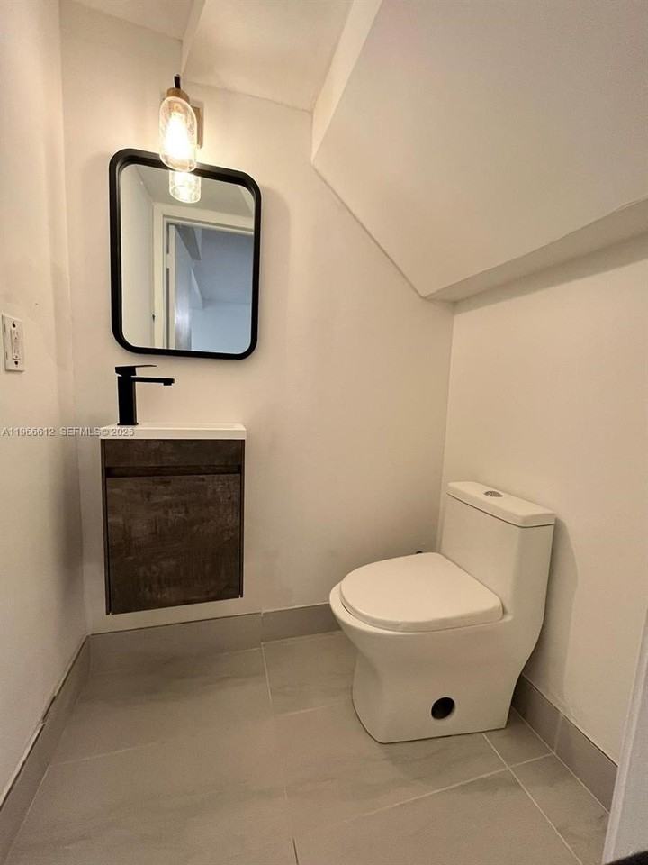 217 Calabria Ave #217 - Photo 4 of 13