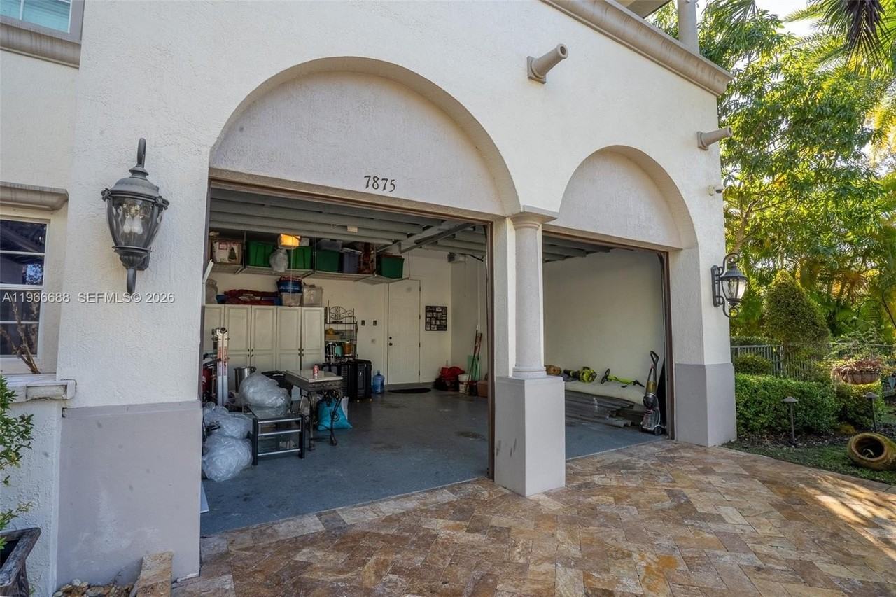 7875 Nw 110th Dr - Photo 3 of 50